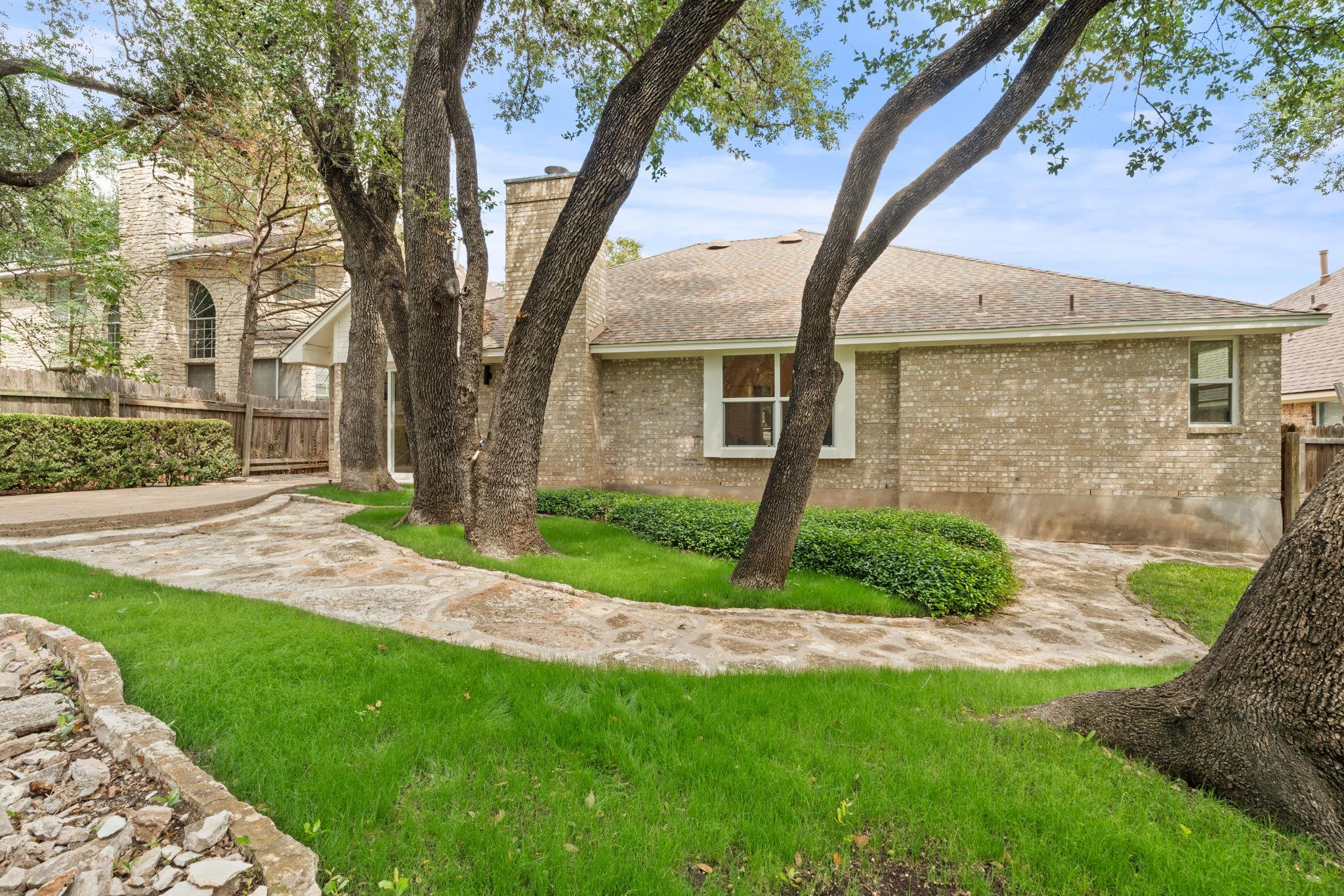 11007 Andenwood Dr Property Photo 37