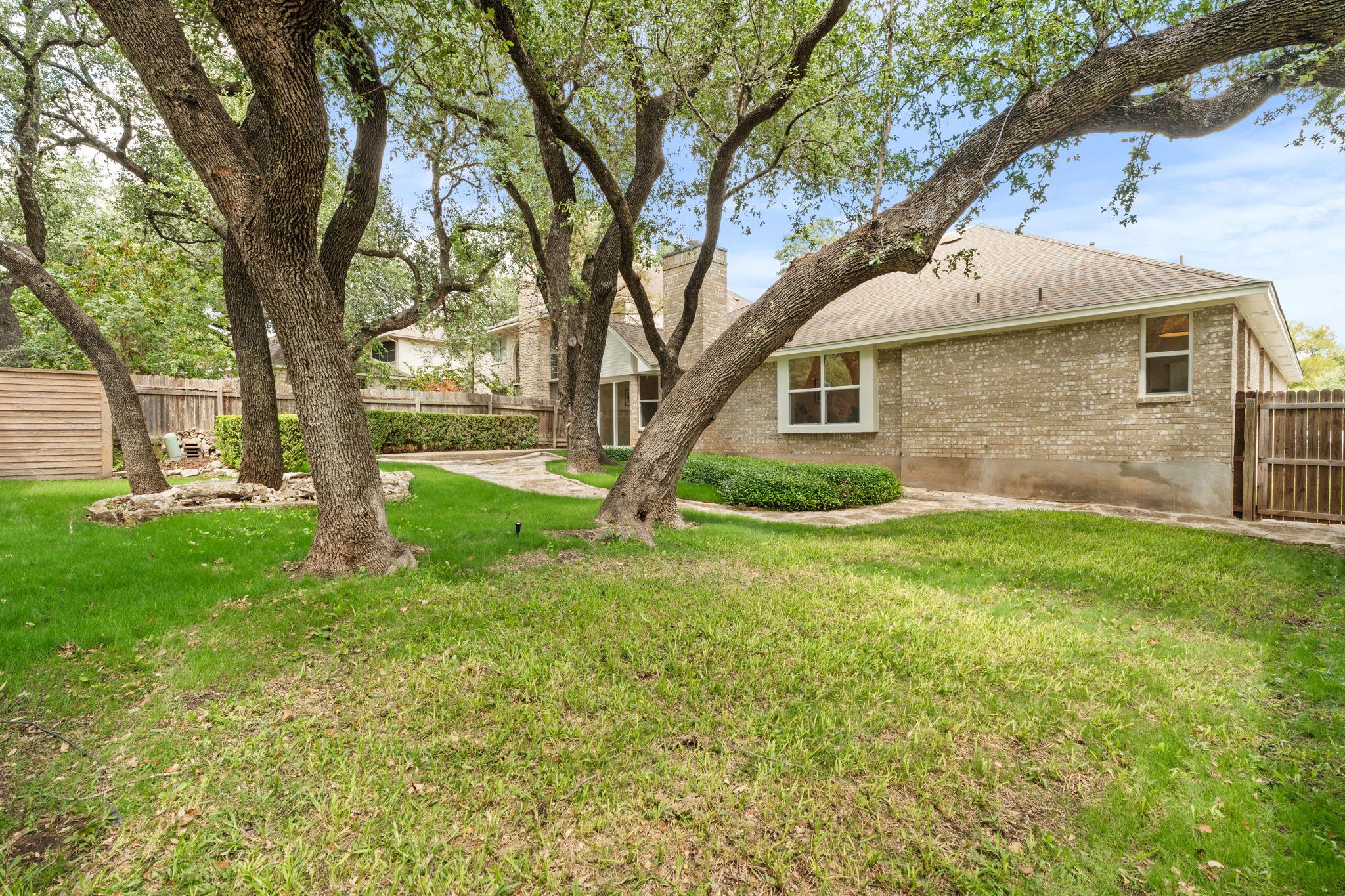11007 Andenwood Dr Property Photo 38