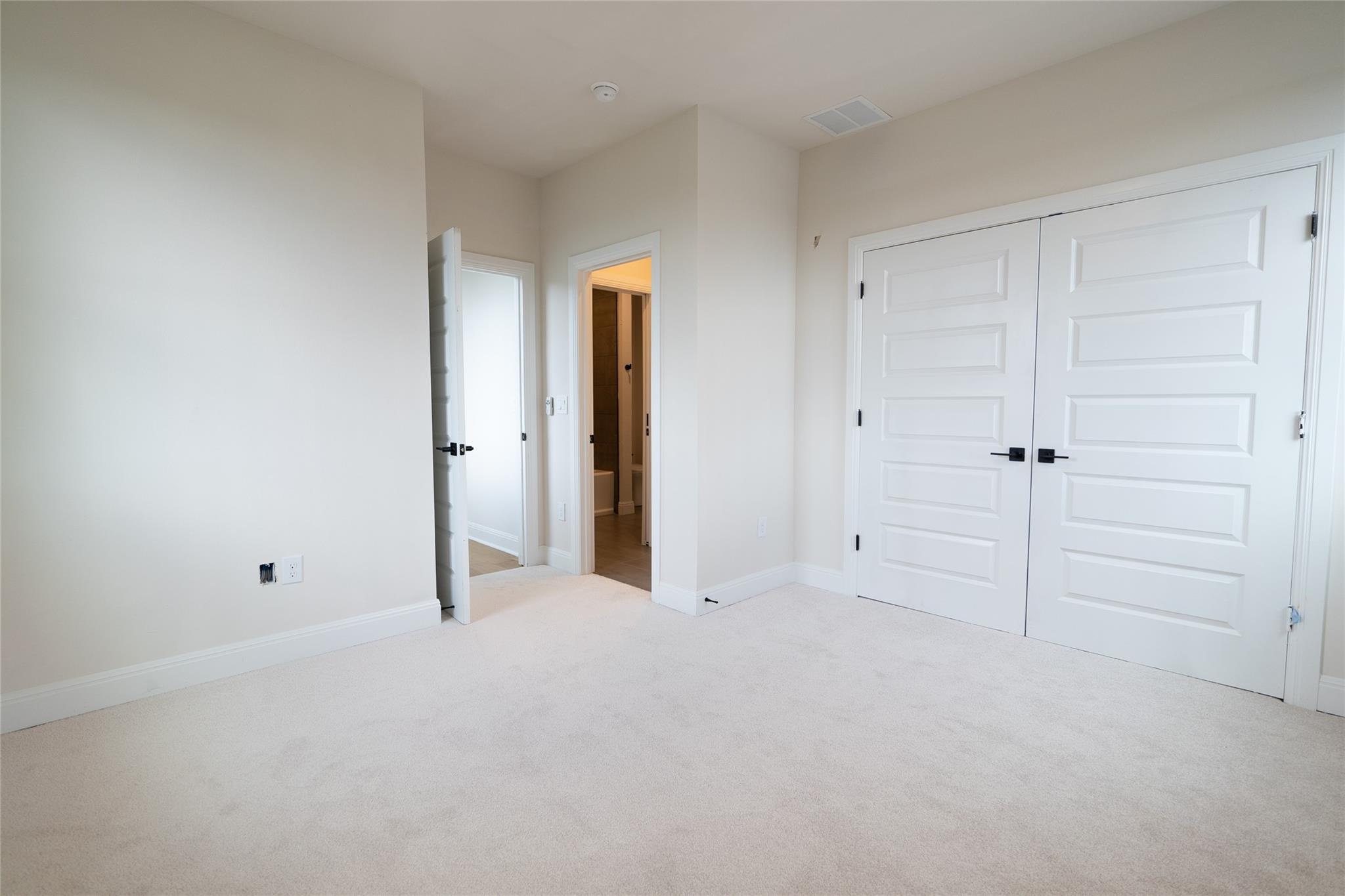 7202 Flagship Park Dr Property Photo 33