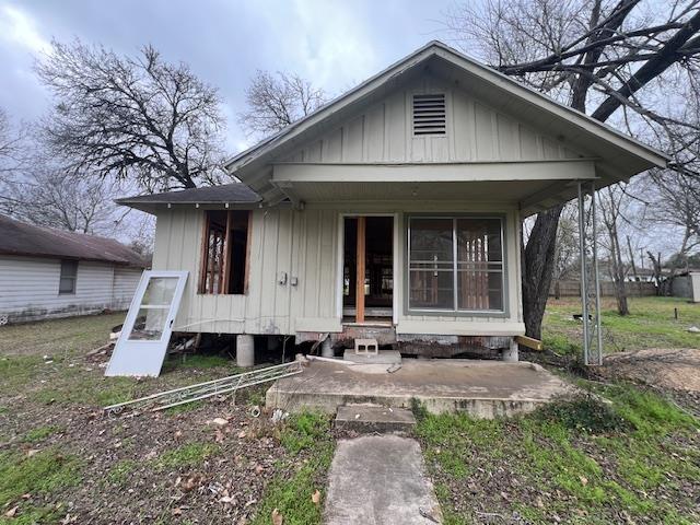 111 W Austin St Property Photo