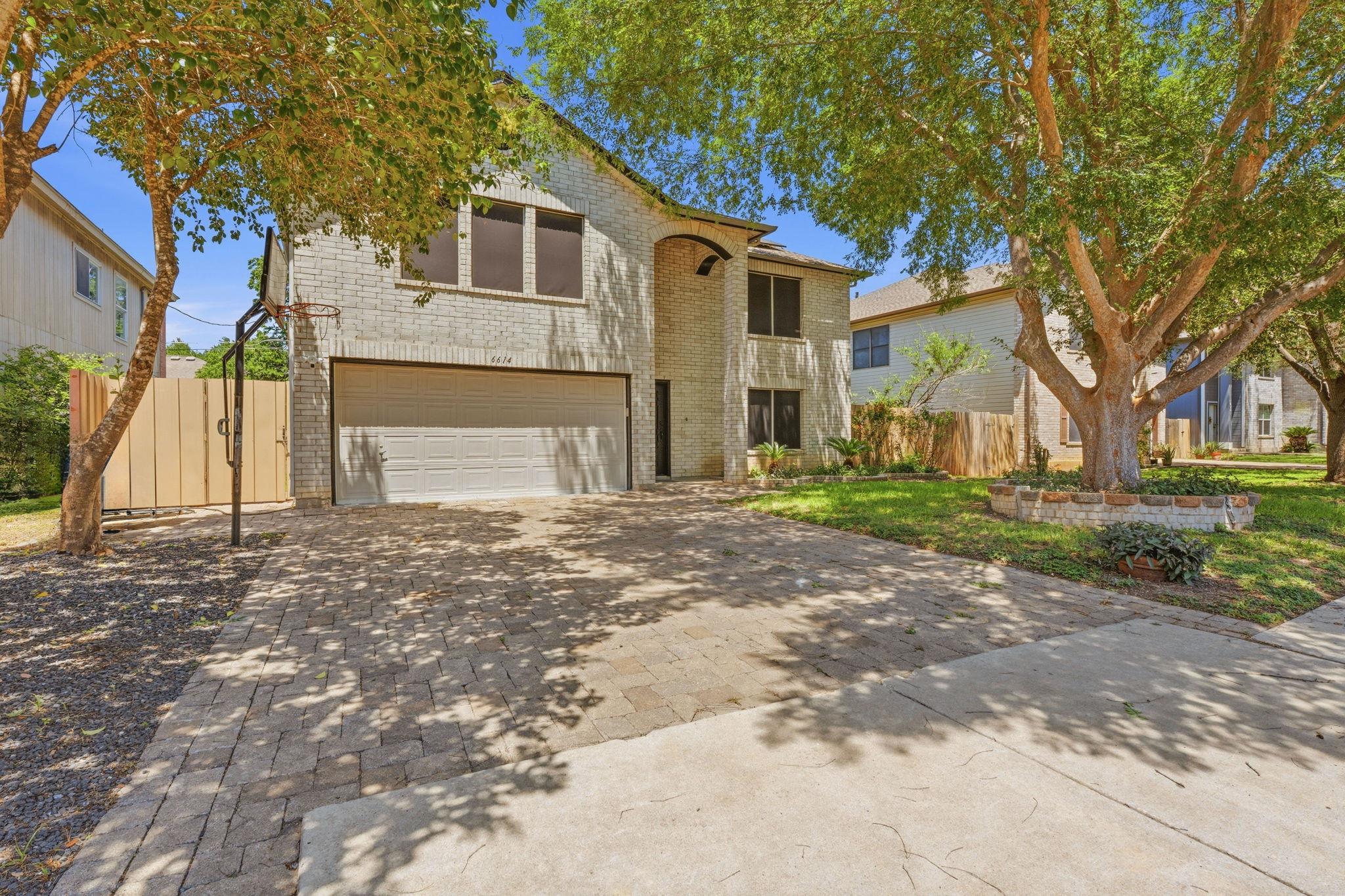 6614 Roseborough Dr Property Photo 2