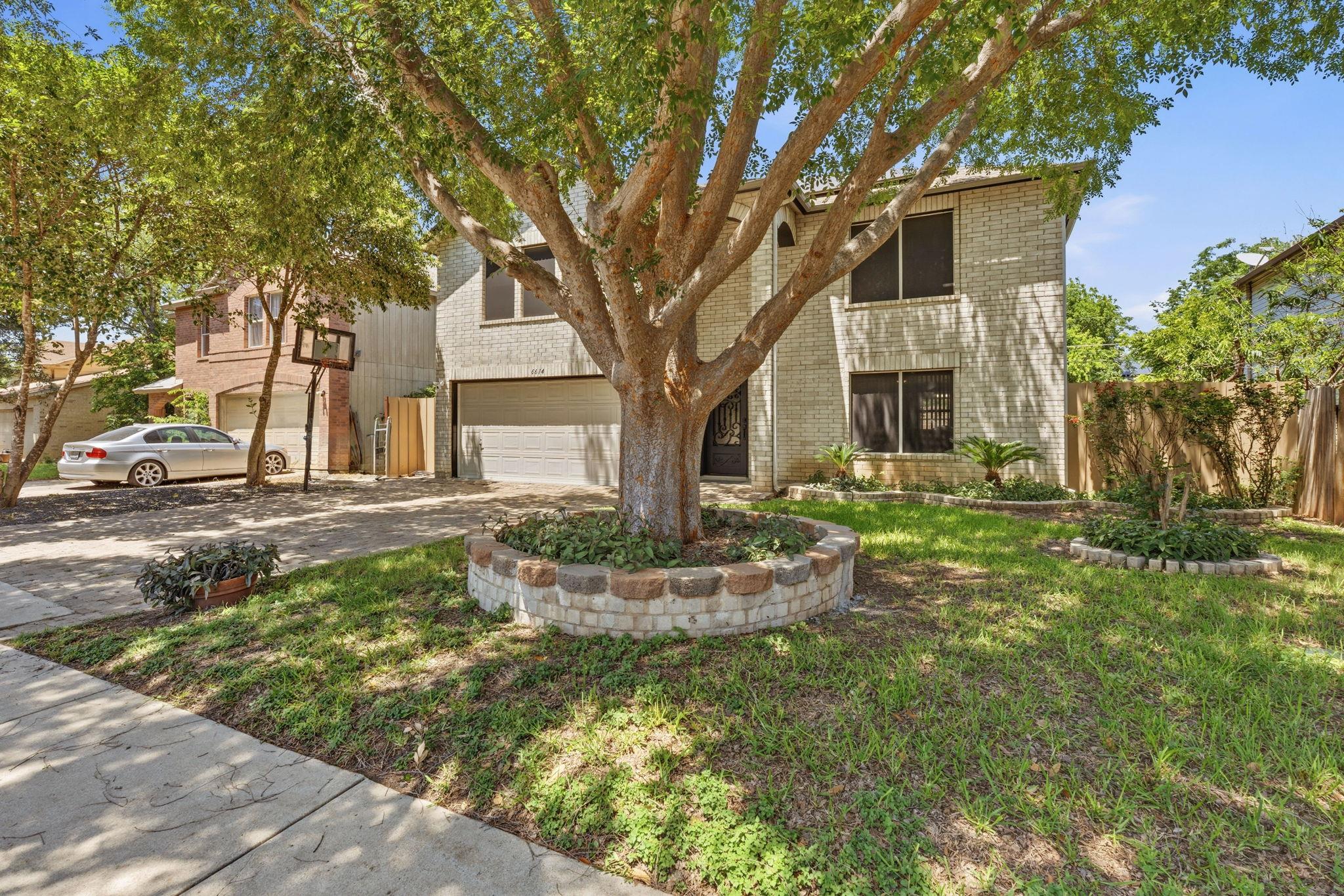 6614 Roseborough Dr Property Photo 3