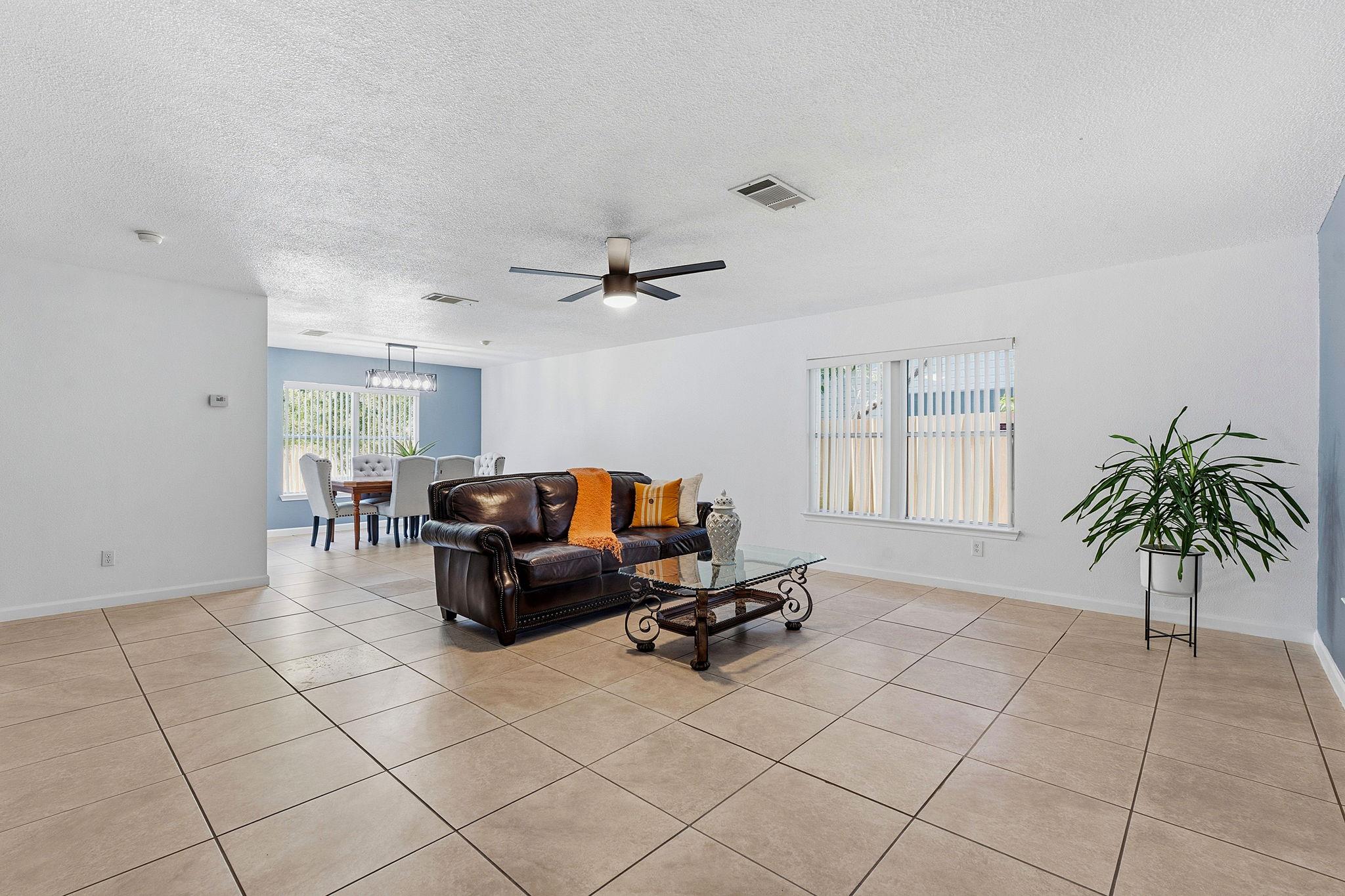 6614 Roseborough Dr Property Photo 6