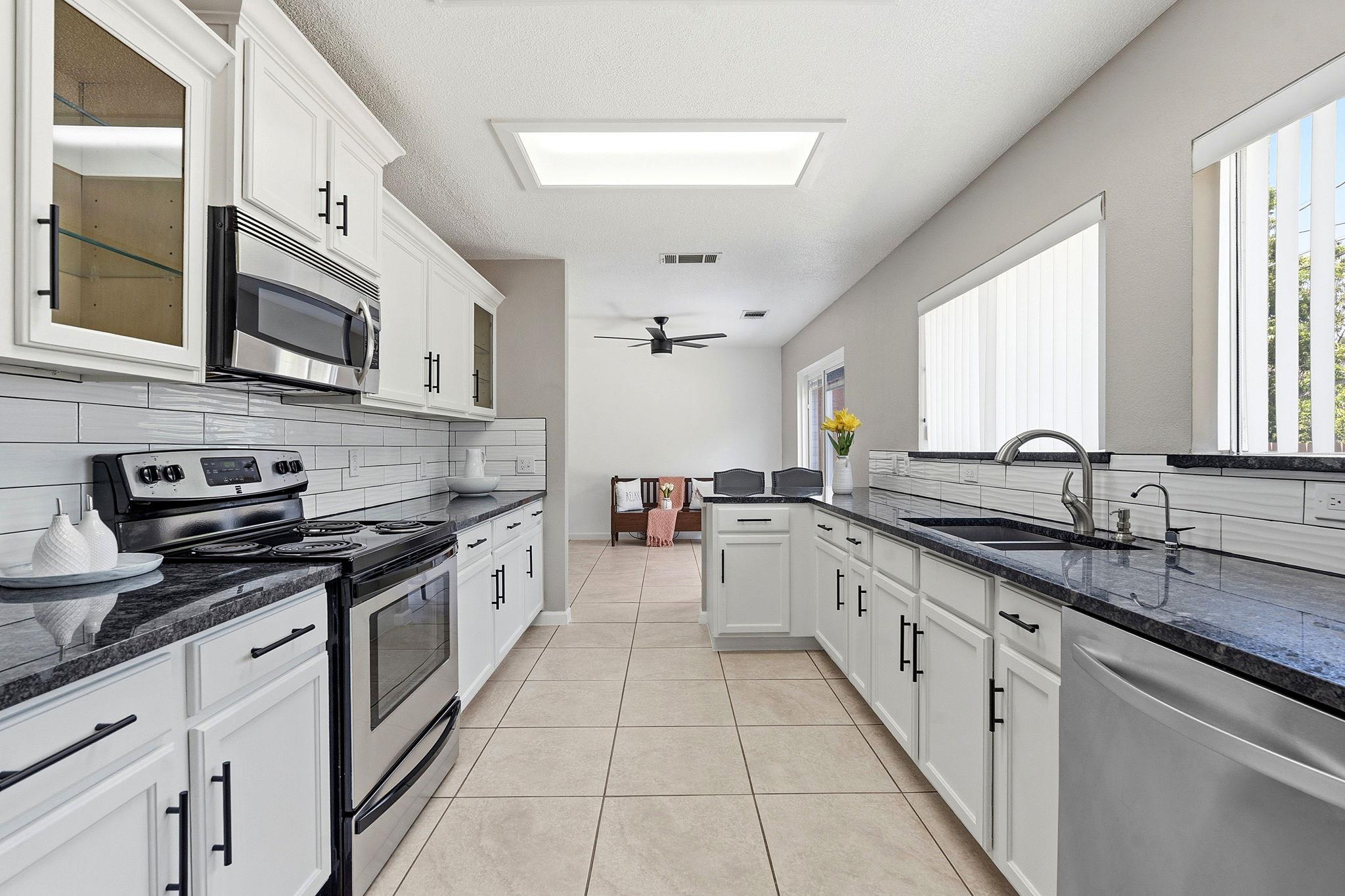 6614 Roseborough Dr Property Photo 10
