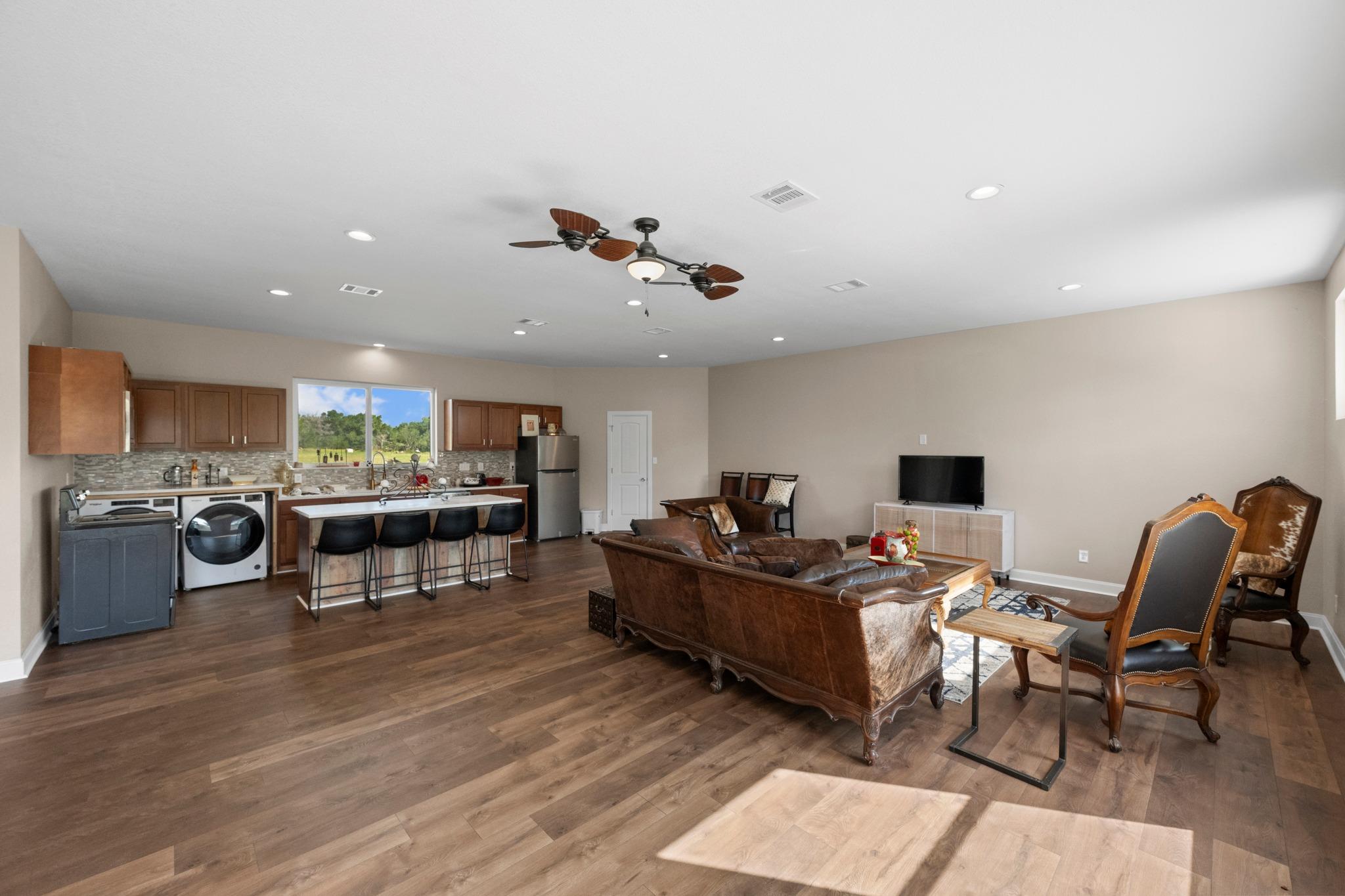 408 Mesa Oaks Rd Property Photo 6