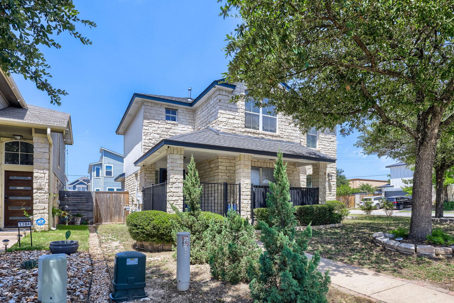 1300 Miss Allisons Way Property Photo 1
