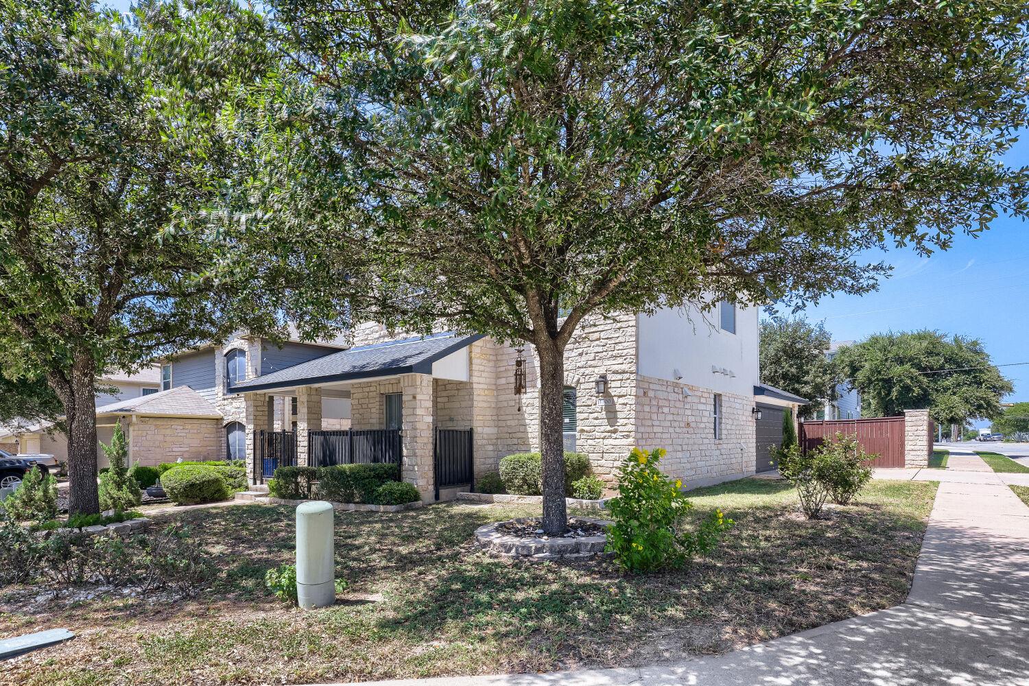 1300 Miss Allisons Way Property Photo 28