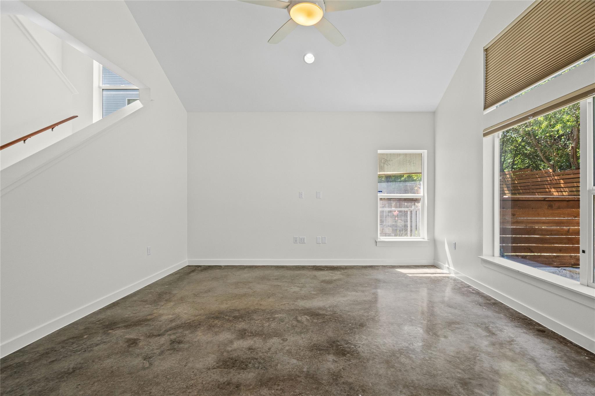 301 W Stassney Ln #34 Property Photo 18