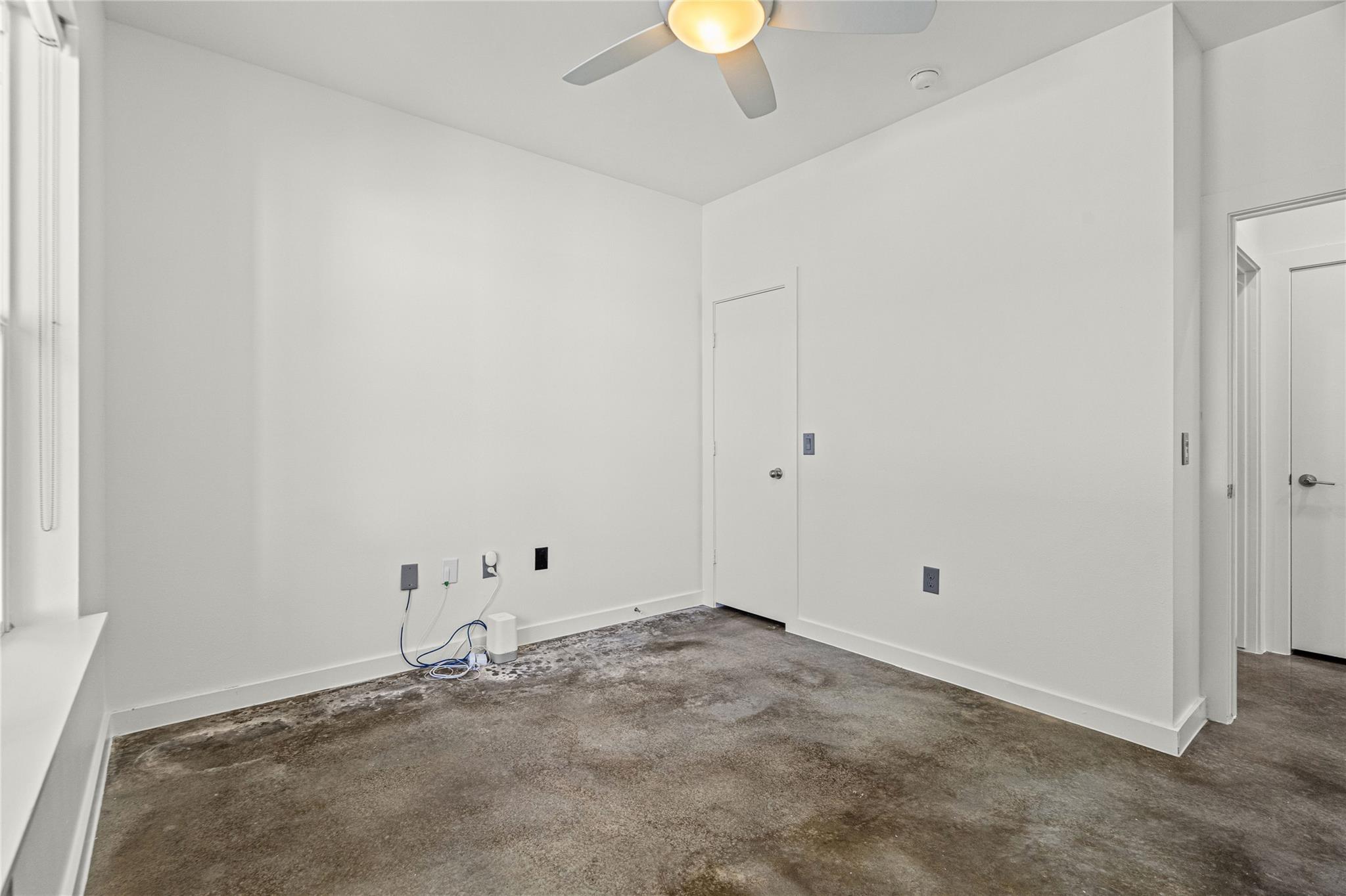 301 W Stassney Ln #34 Property Photo 23