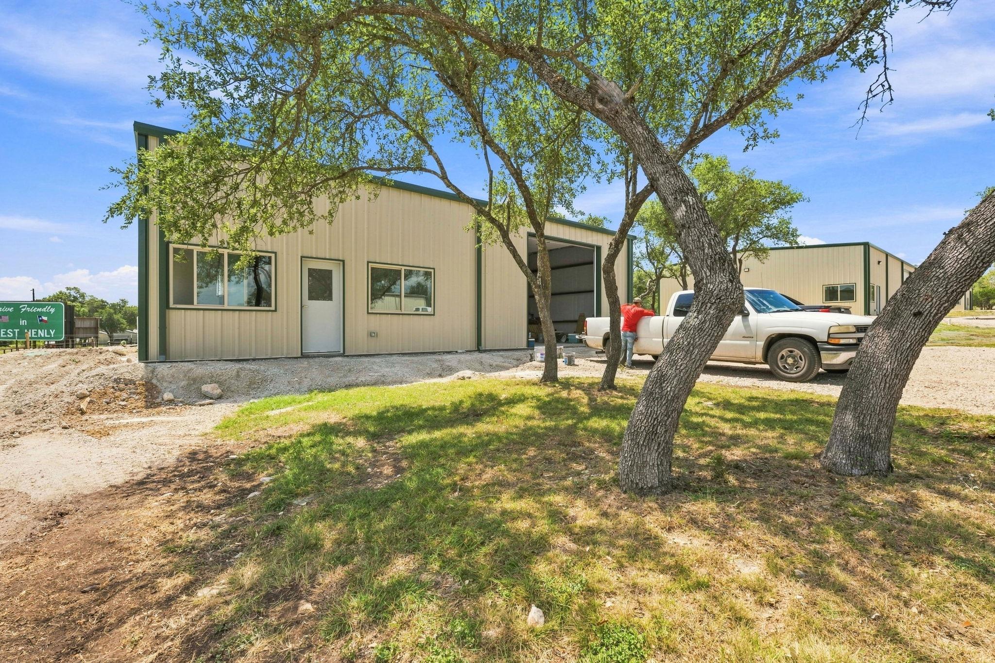 7748 E Us Highway 290 None #5 Property Photo 15