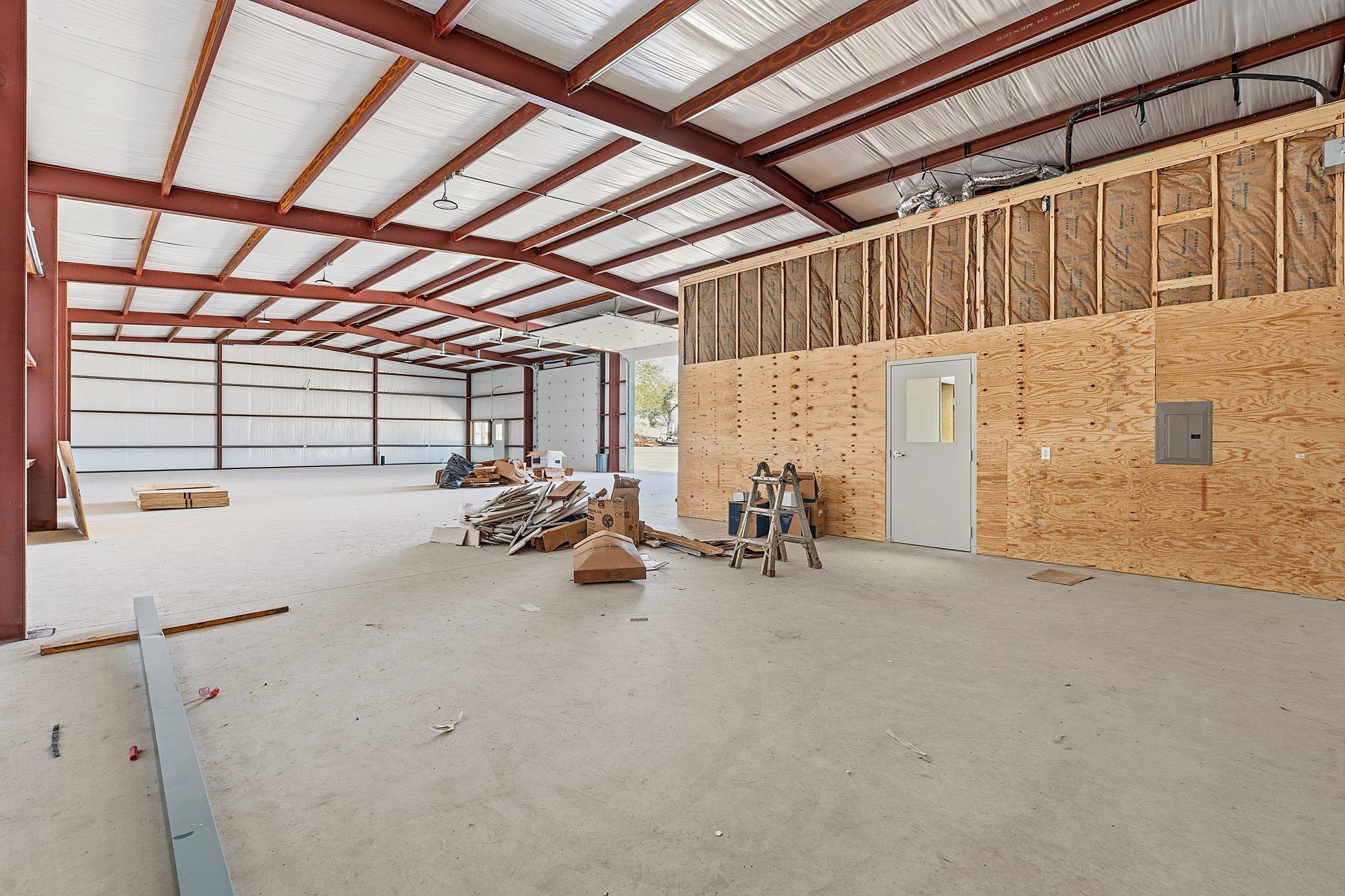 7748 E Us Highway 290 None #5 Property Photo 30
