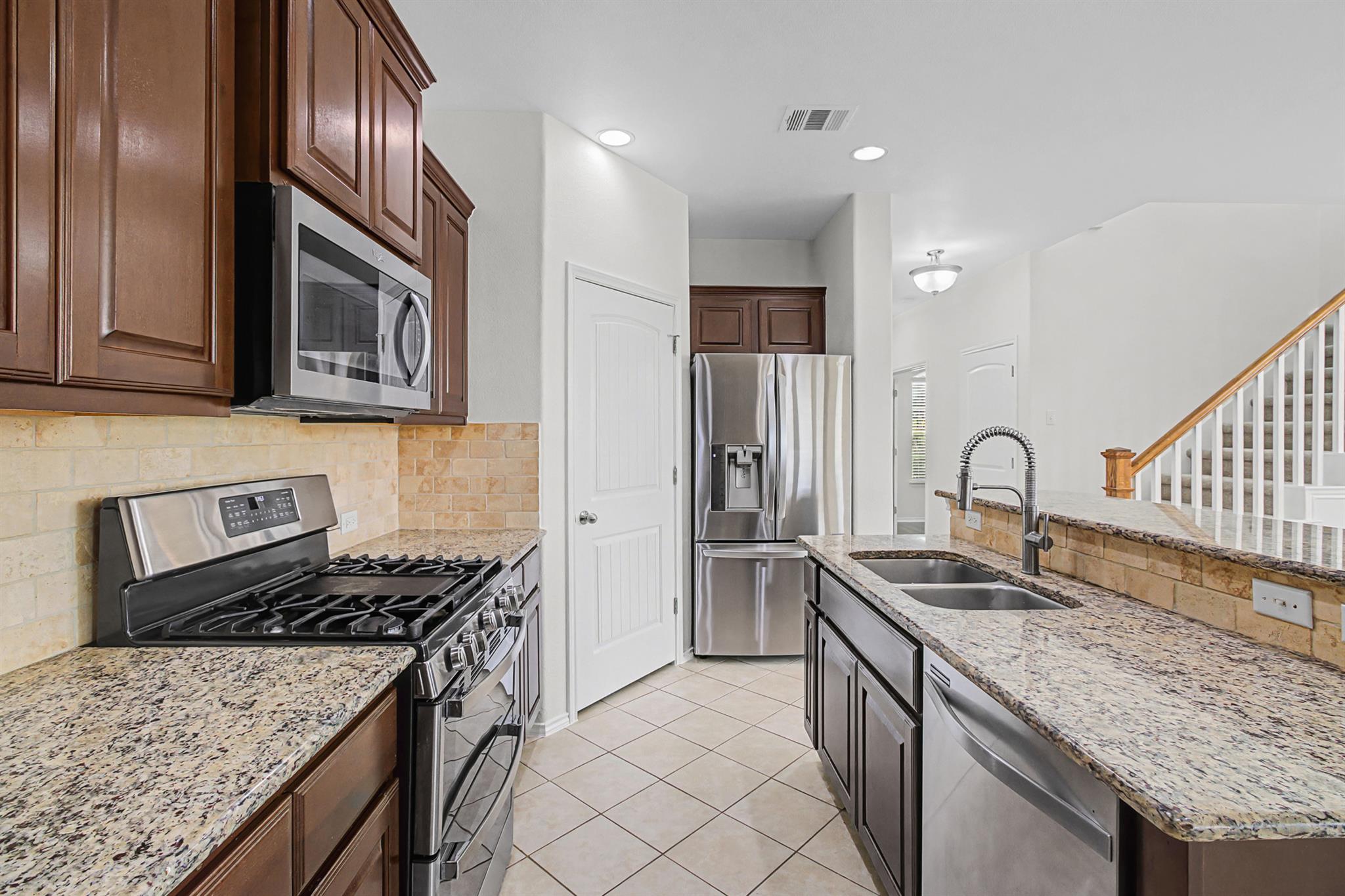 501 Silver Trl Property Photo 5