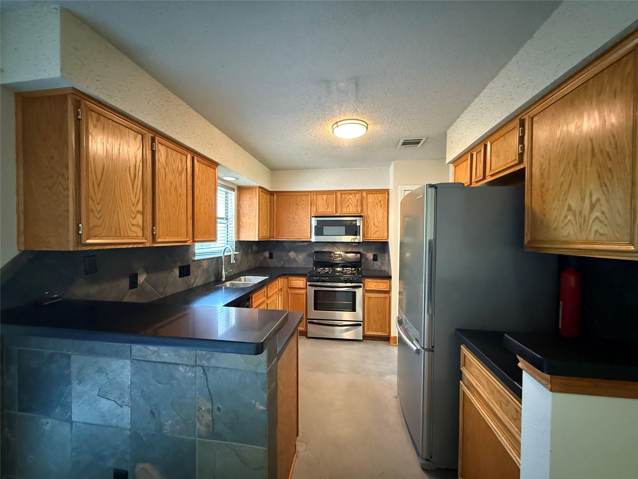 12902 Covington Trl Property Photo 3
