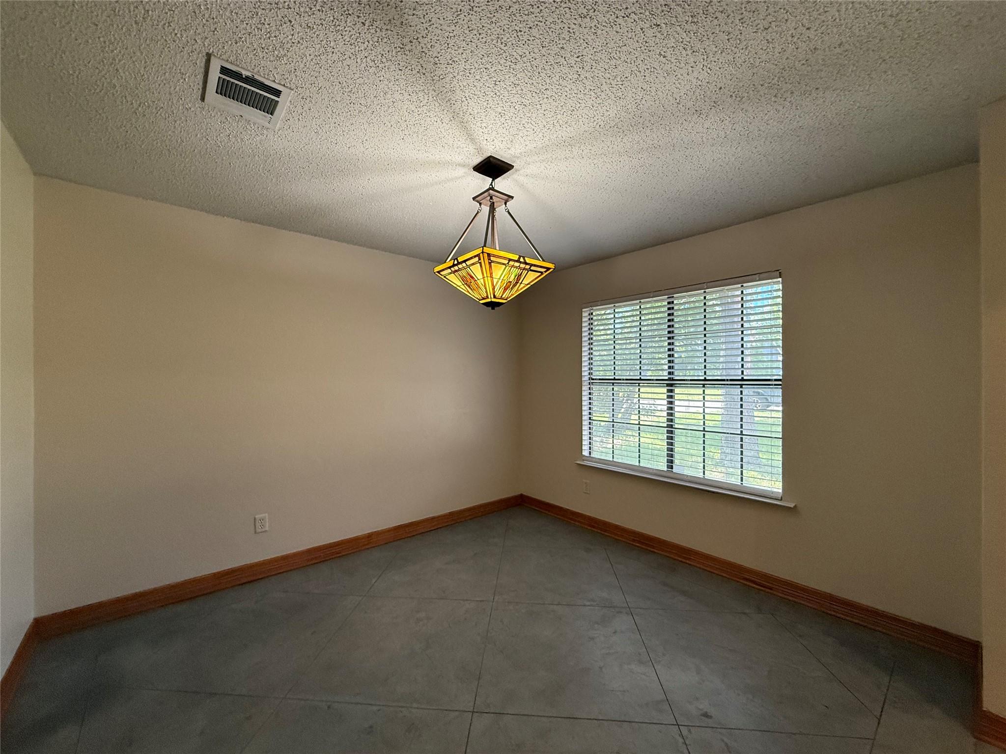 12902 Covington Trl Property Photo 4