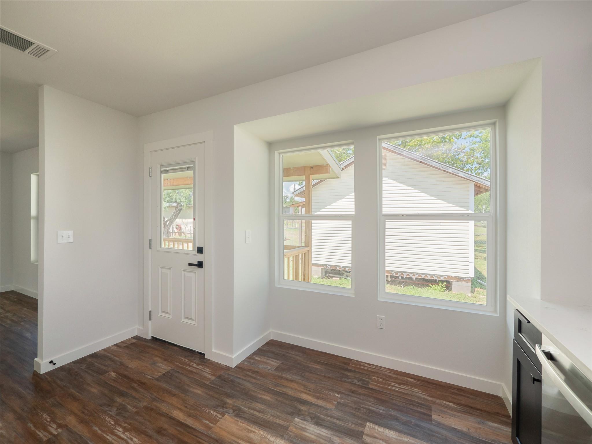 109 Elizabeth Dr Property Photo 12