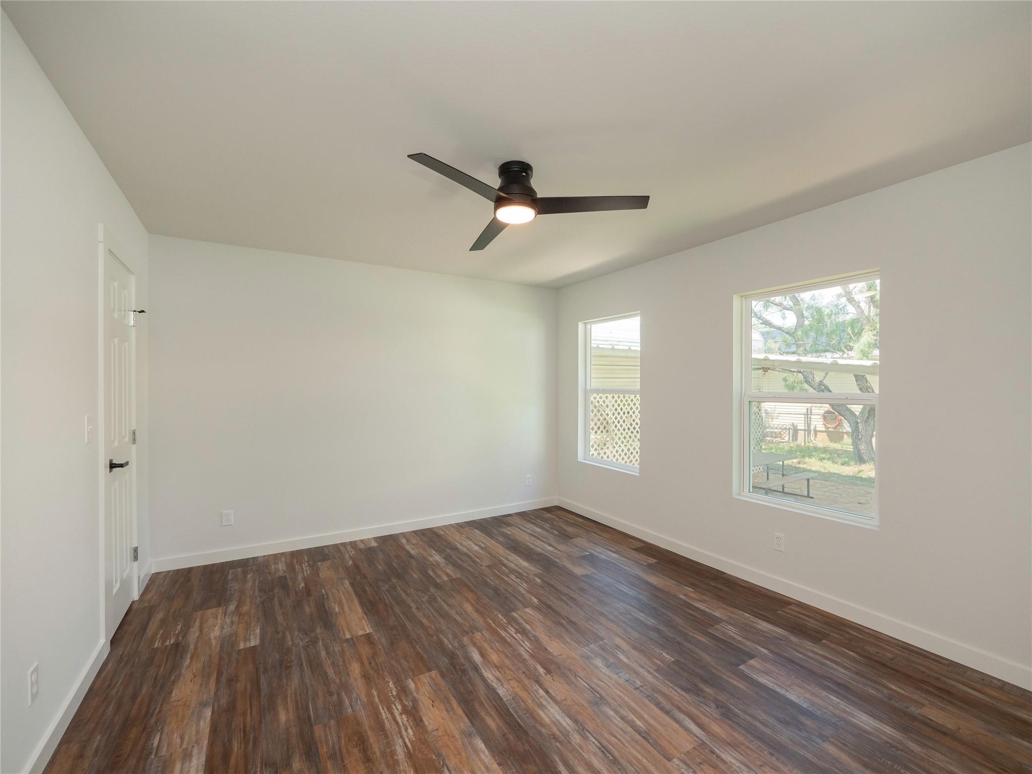 109 Elizabeth Dr Property Photo 14