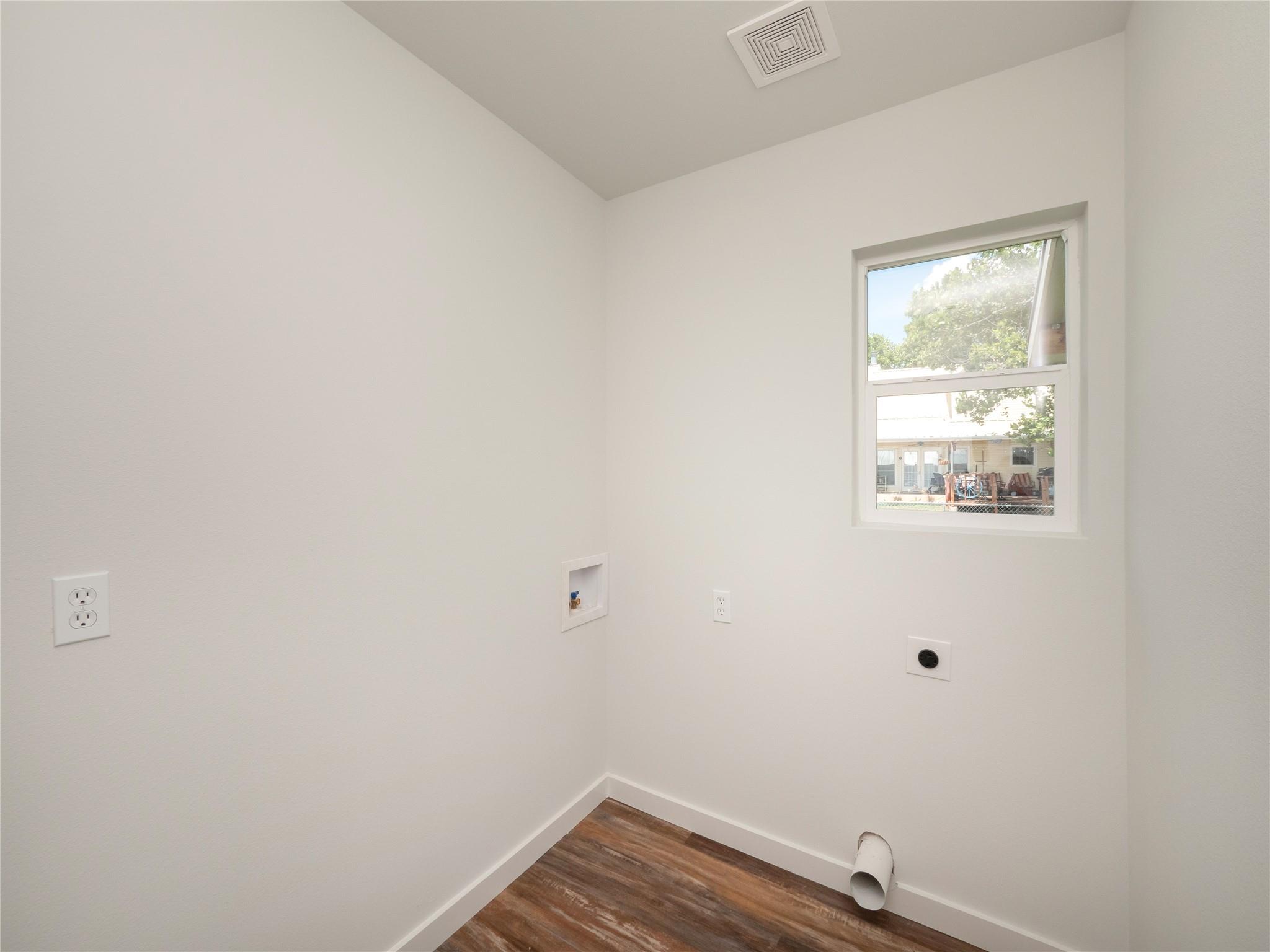 109 Elizabeth Dr Property Photo 25