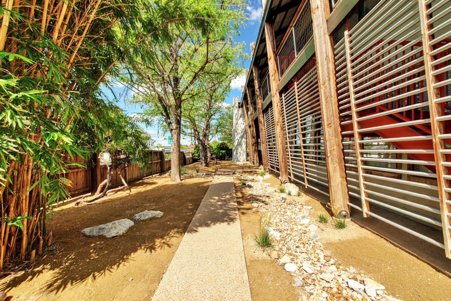 1308 W North Loop Blvd W #b Property Photo 4