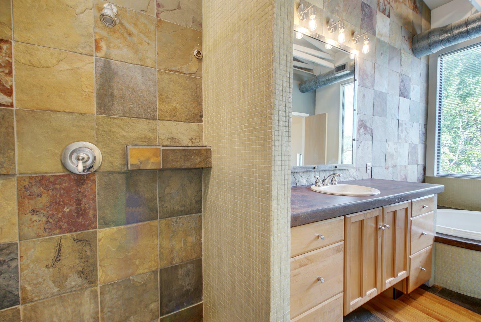 1308 W North Loop Blvd W #b Property Photo 19