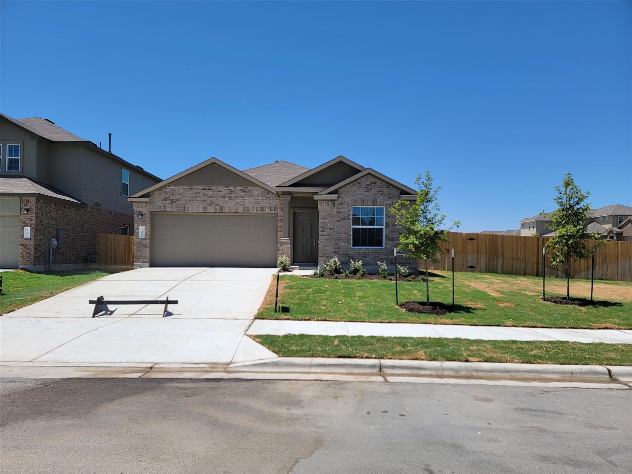100 Montego St Property Photo 1