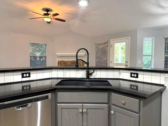 210 Fistral Dr Property Photo 8