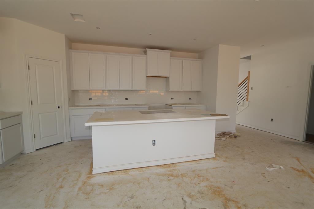 2910 Bronx Dr Property Photo 4