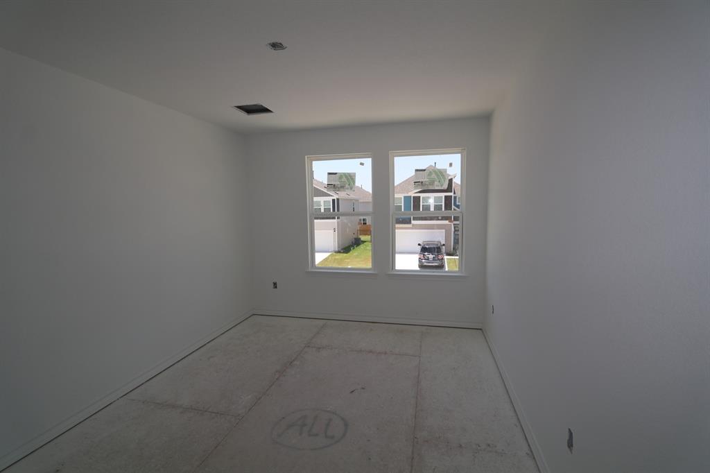 2910 Bronx Dr Property Photo 8