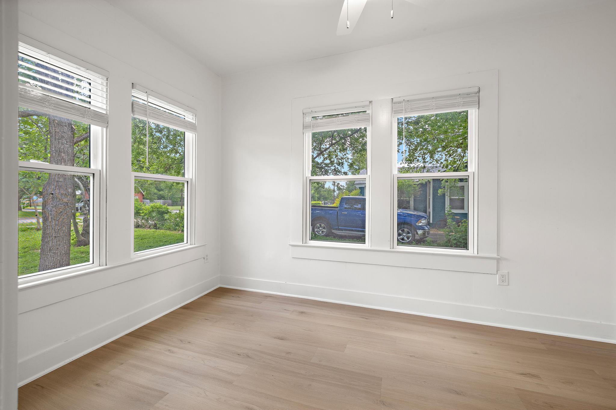 1301 Sloan St Property Photo 9