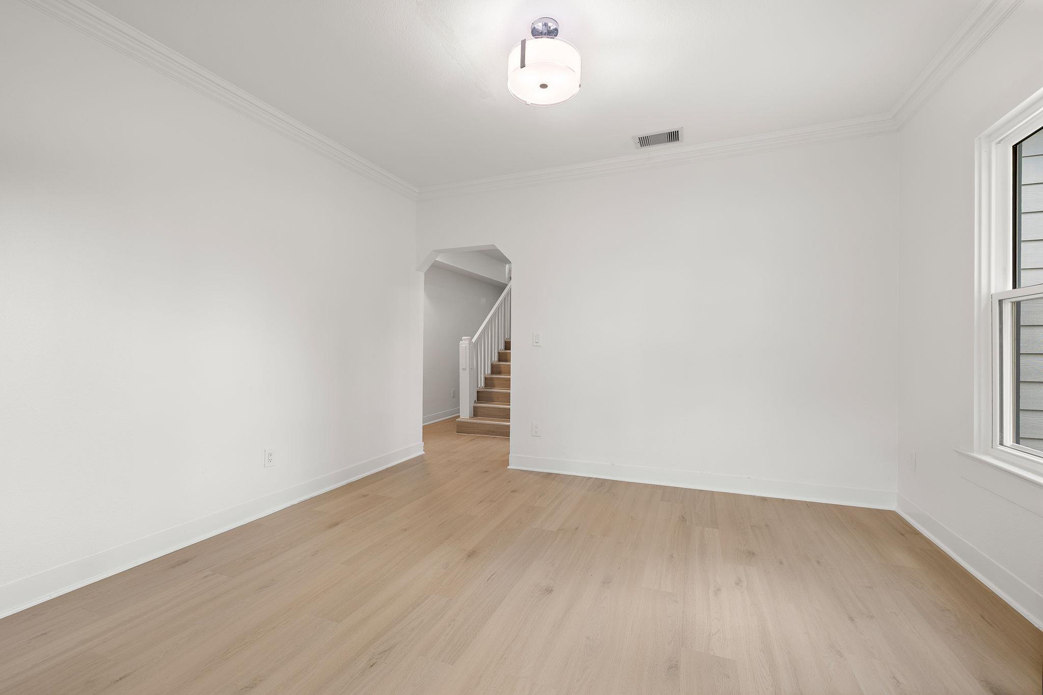 1301 Sloan St Property Photo 10
