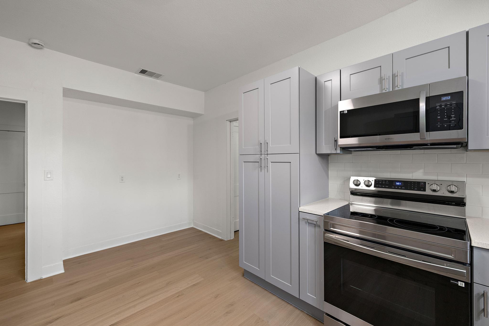 1301 Sloan St Property Photo 14