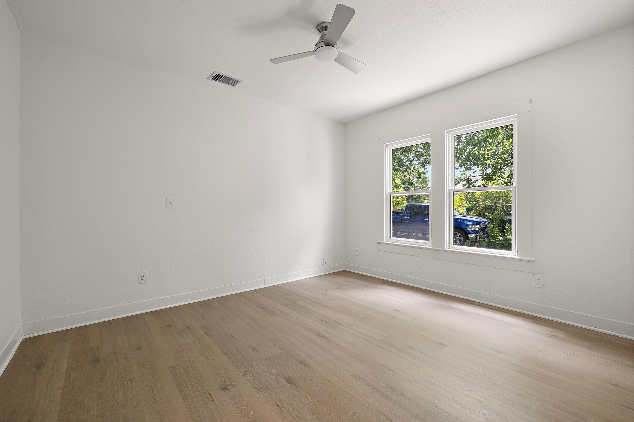 1301 Sloan St Property Photo 19