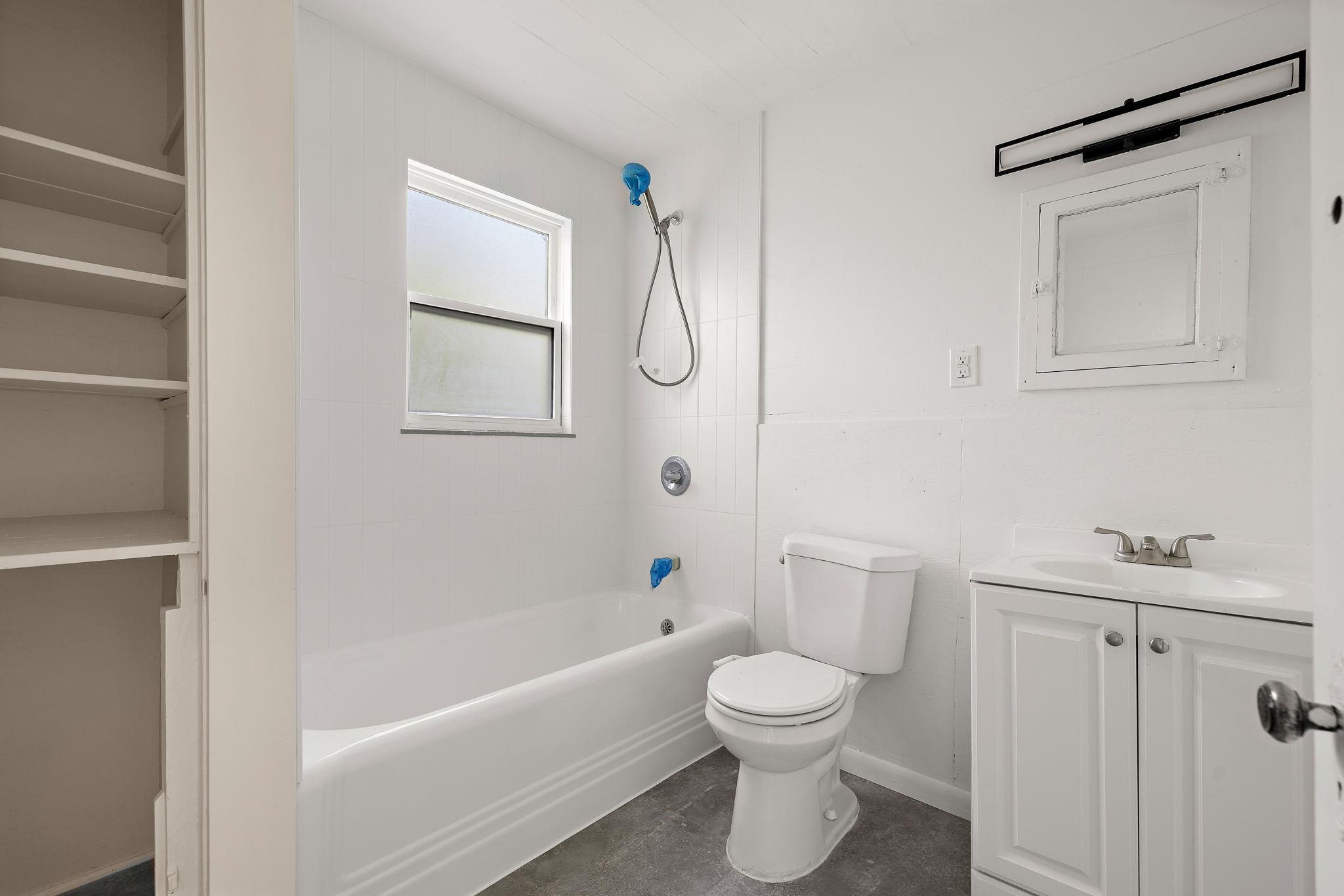 1301 Sloan St Property Photo 22
