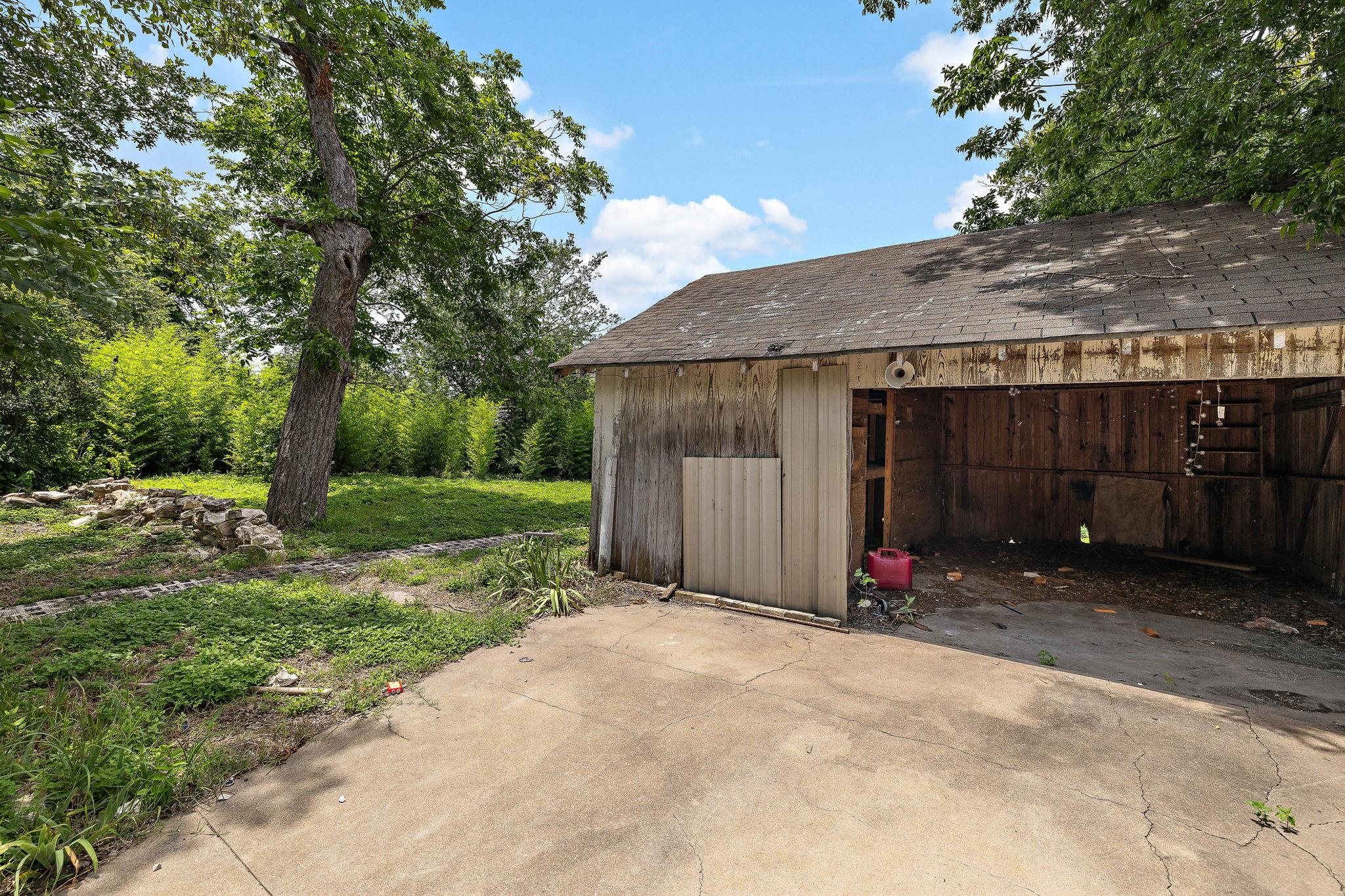 1301 Sloan St Property Photo 26