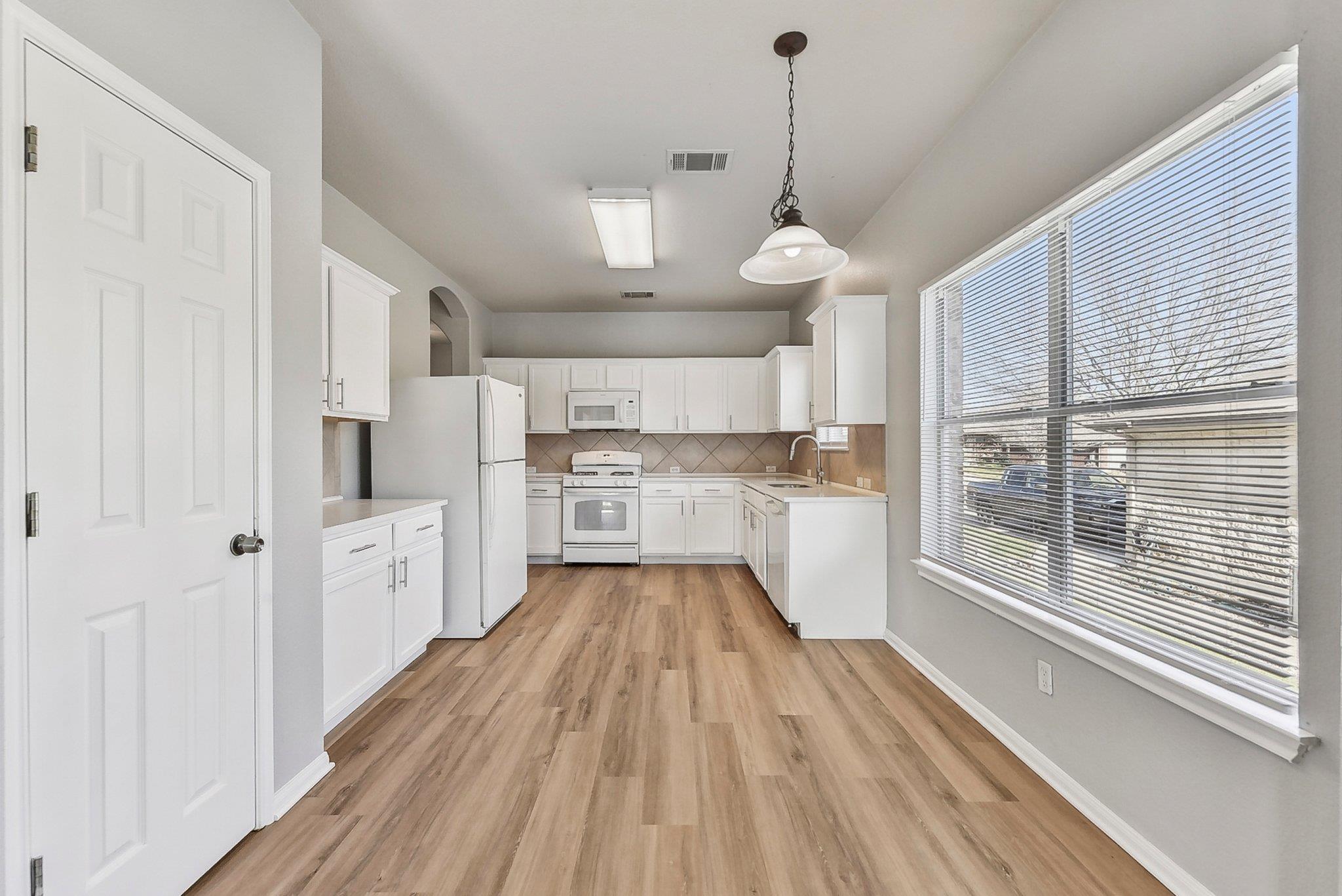 164 Ashwood Property Photo 4