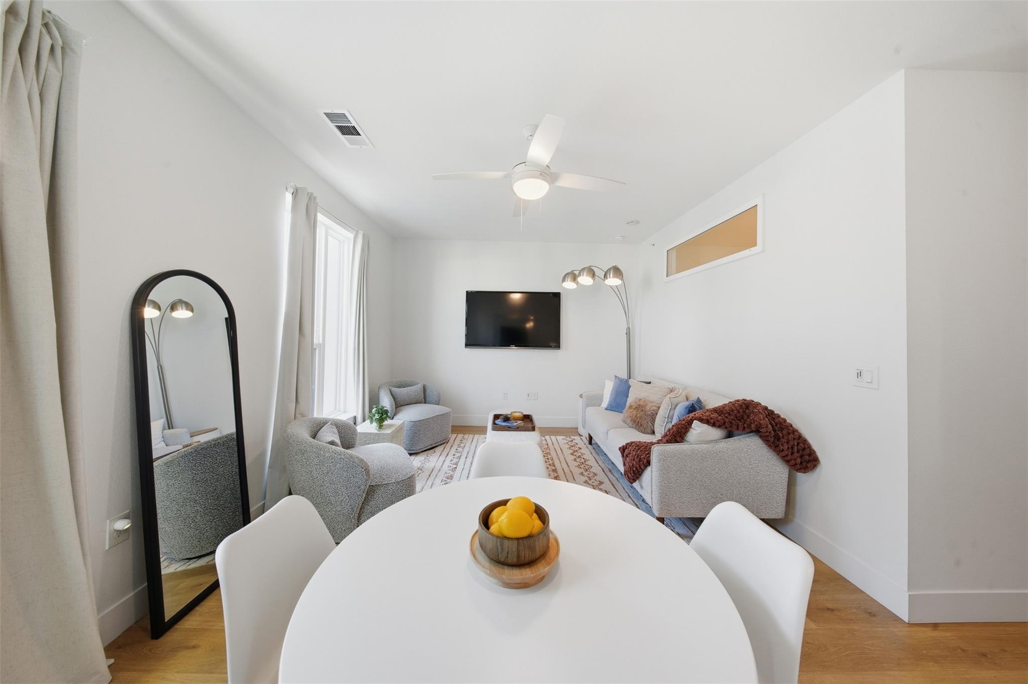 1701 Simond Ave #615 Property Photo 10
