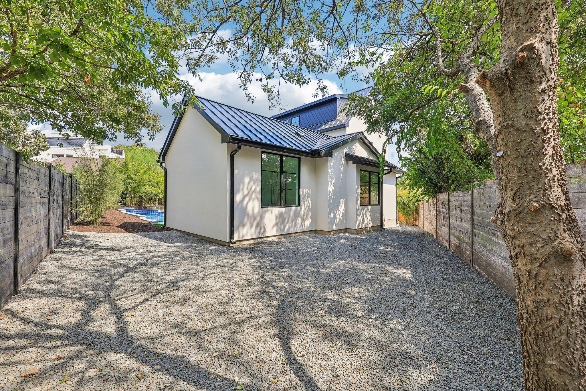 1709 Valeria St Property Photo 32