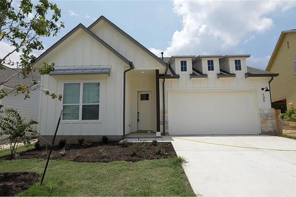 135 Horseshoe Cv Property Photo 2