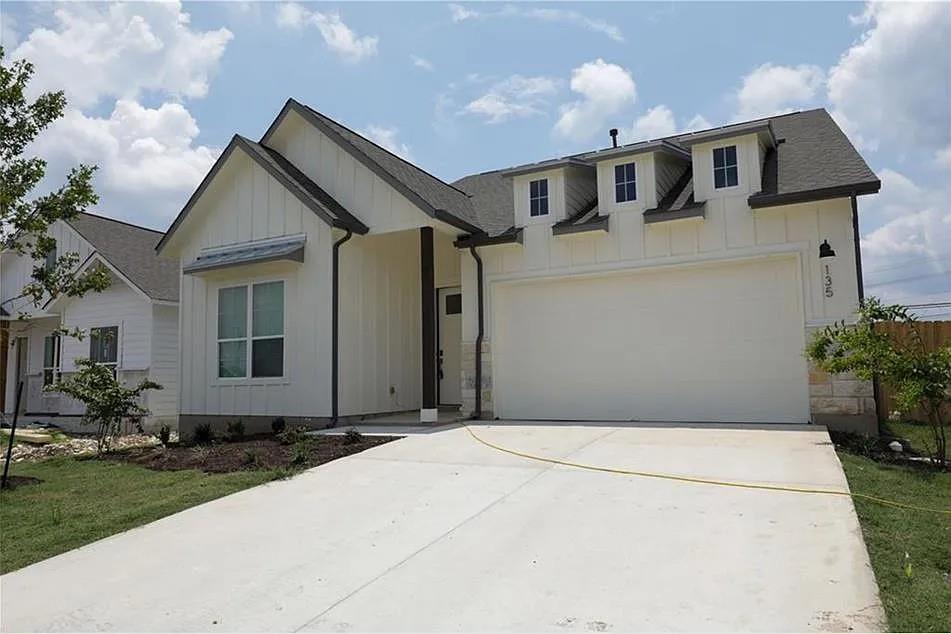 135 Horseshoe Cv Property Photo 3