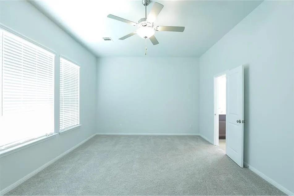 135 Horseshoe Cv Property Photo 5