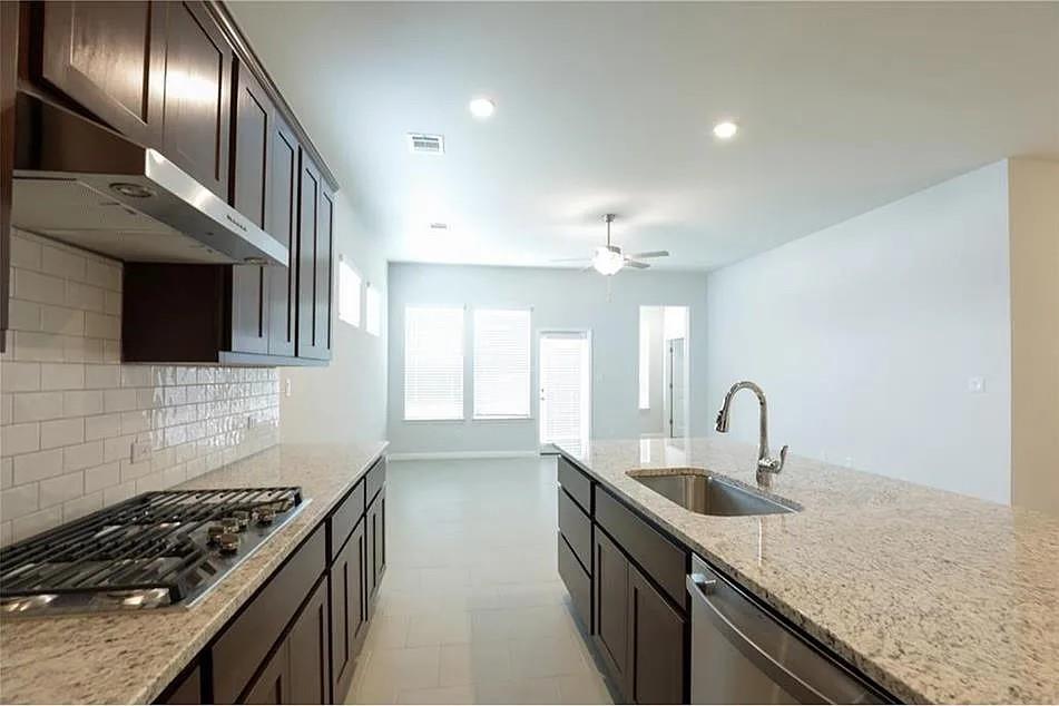135 Horseshoe Cv Property Photo 7