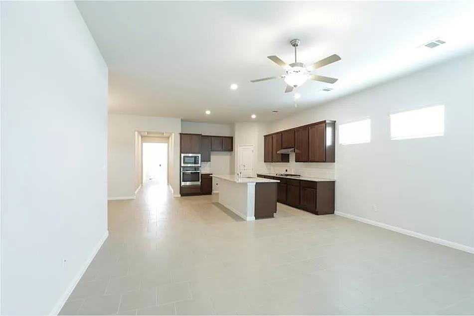 135 Horseshoe Cv Property Photo 8