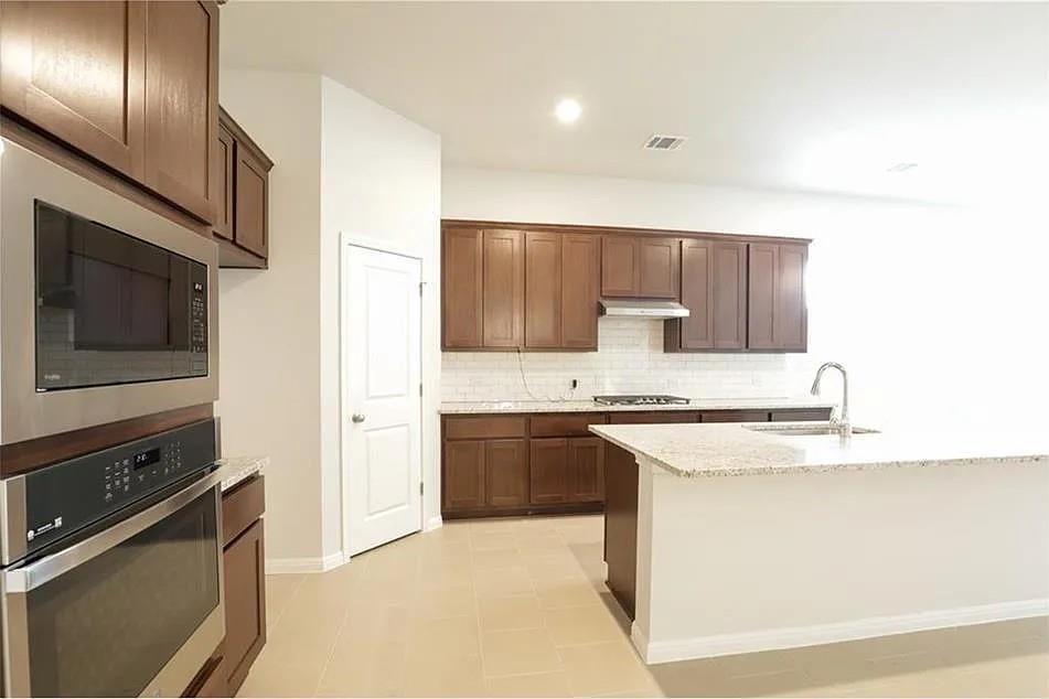135 Horseshoe Cv Property Photo 10