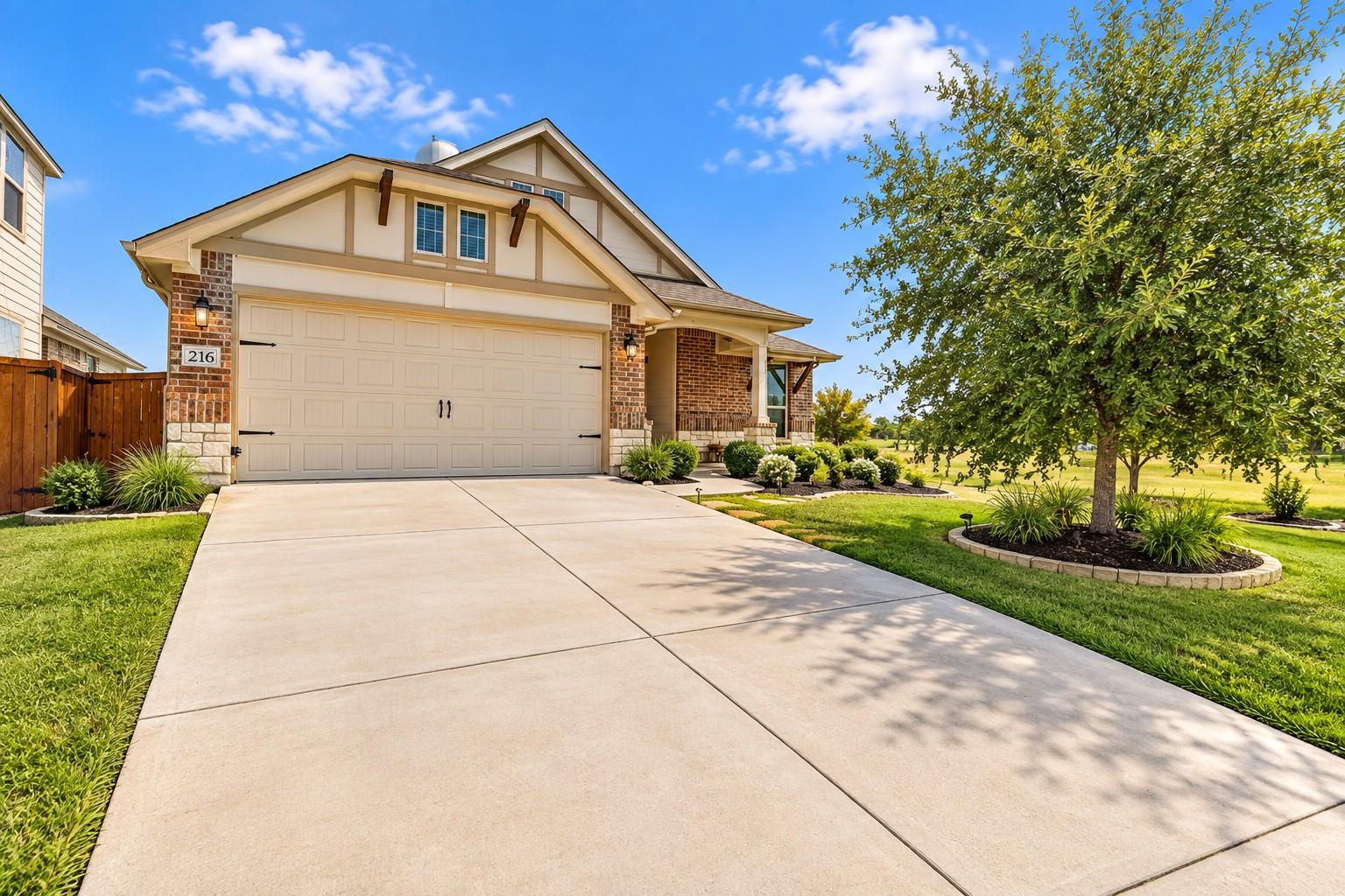 216 Spinnaker Loop Property Photo 1