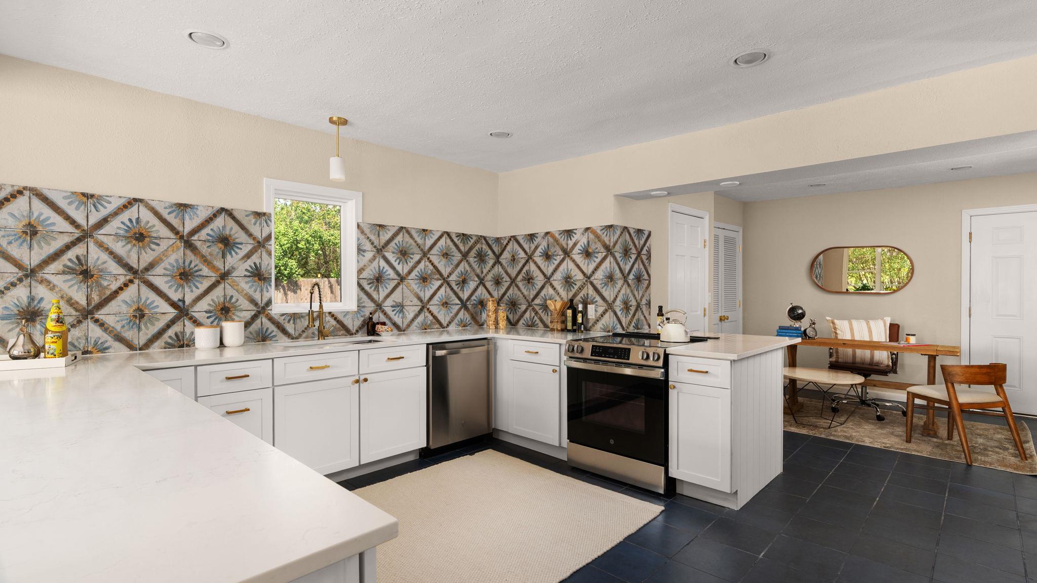 5807 Woodview Ave Property Photo 8