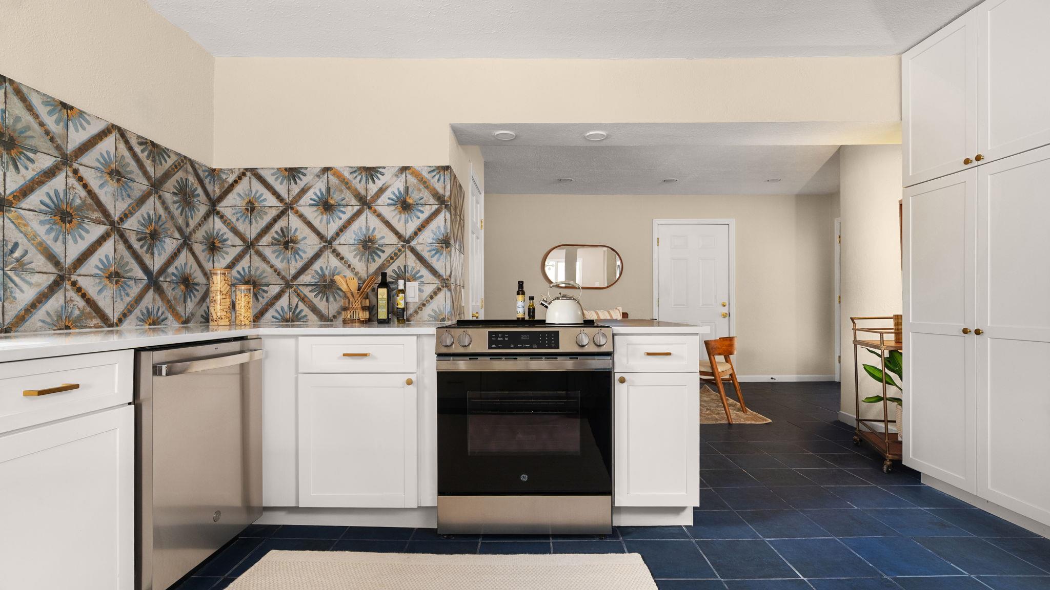 5807 Woodview Ave Property Photo 10