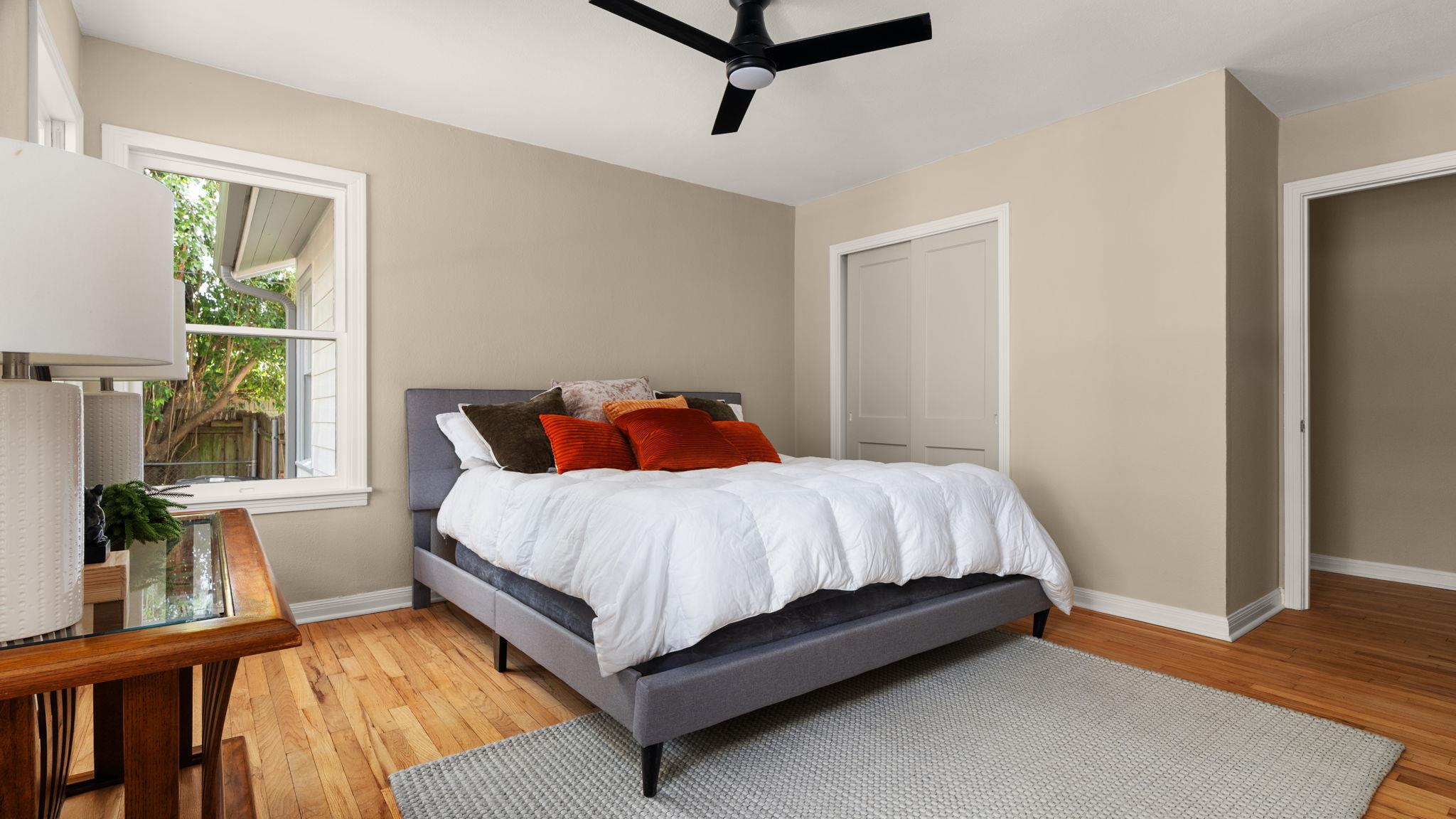 5807 Woodview Ave Property Photo 12