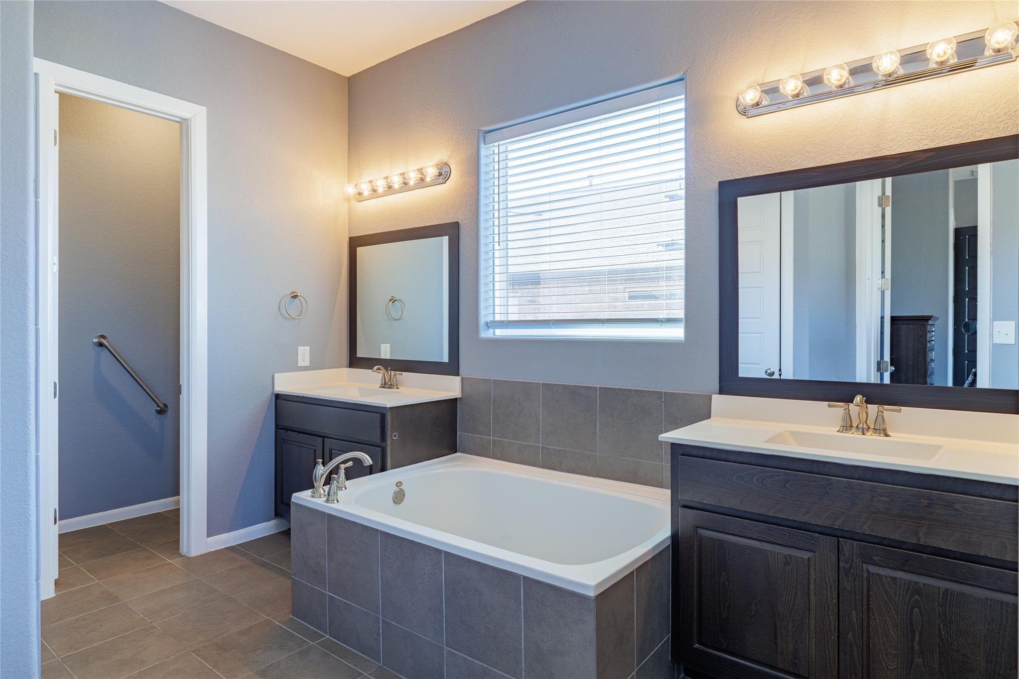 6768 Catania Loop Property Photo 11