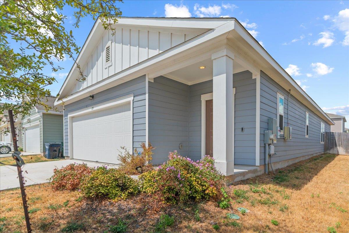 115 Bluegill Dr Property Photo 1
