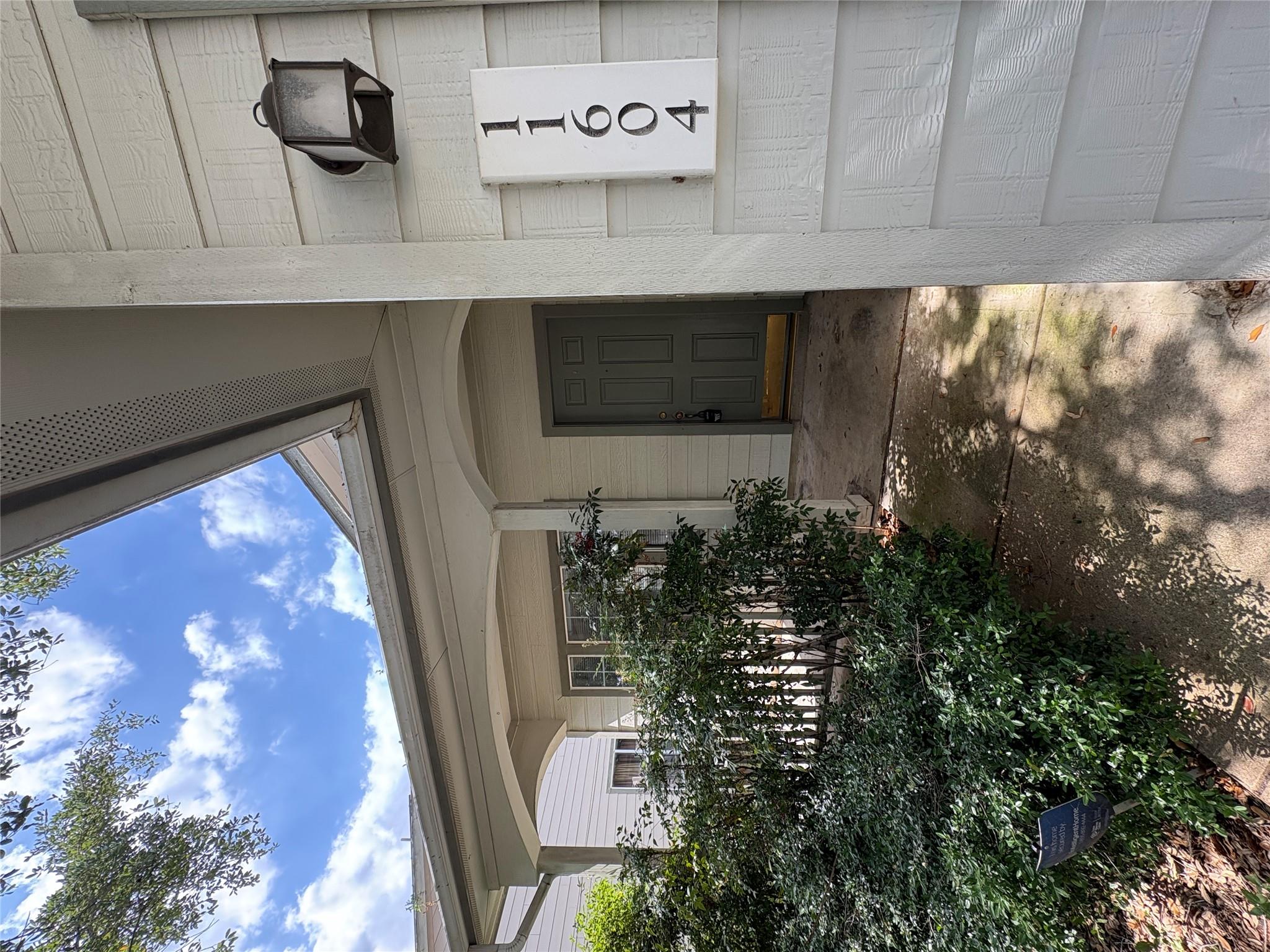 11604 Lapoynor ST Property Photo 1