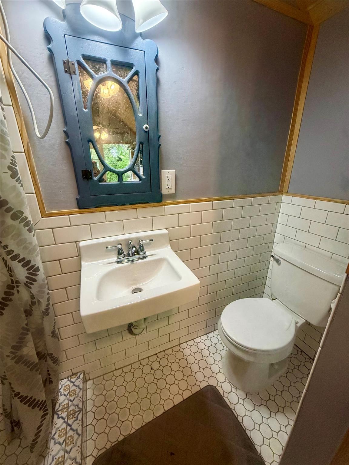 184 3rd St #2 Property Photo 6